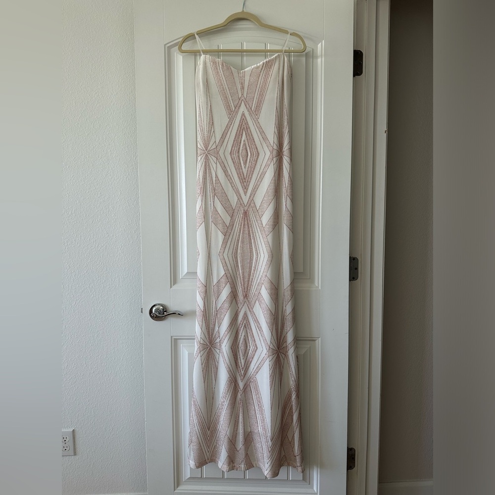 STRAPLESS GATSBY STYLE GLITTER FLOOR LENGTH GOWN